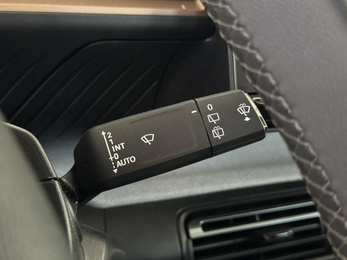 1.2 Hybrid 145pk Plus | Automaat | Camera | Carplay | Clima | Navi by app | Lm velgen | ( Vestiging - Vianen )