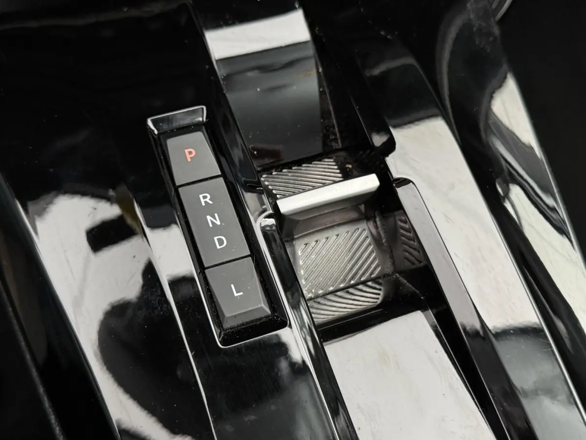 1.2 Hybrid 145pk Plus | Automaat | Camera | Carplay | Clima | Navi by app | Lm velgen | ( Vestiging - Vianen )