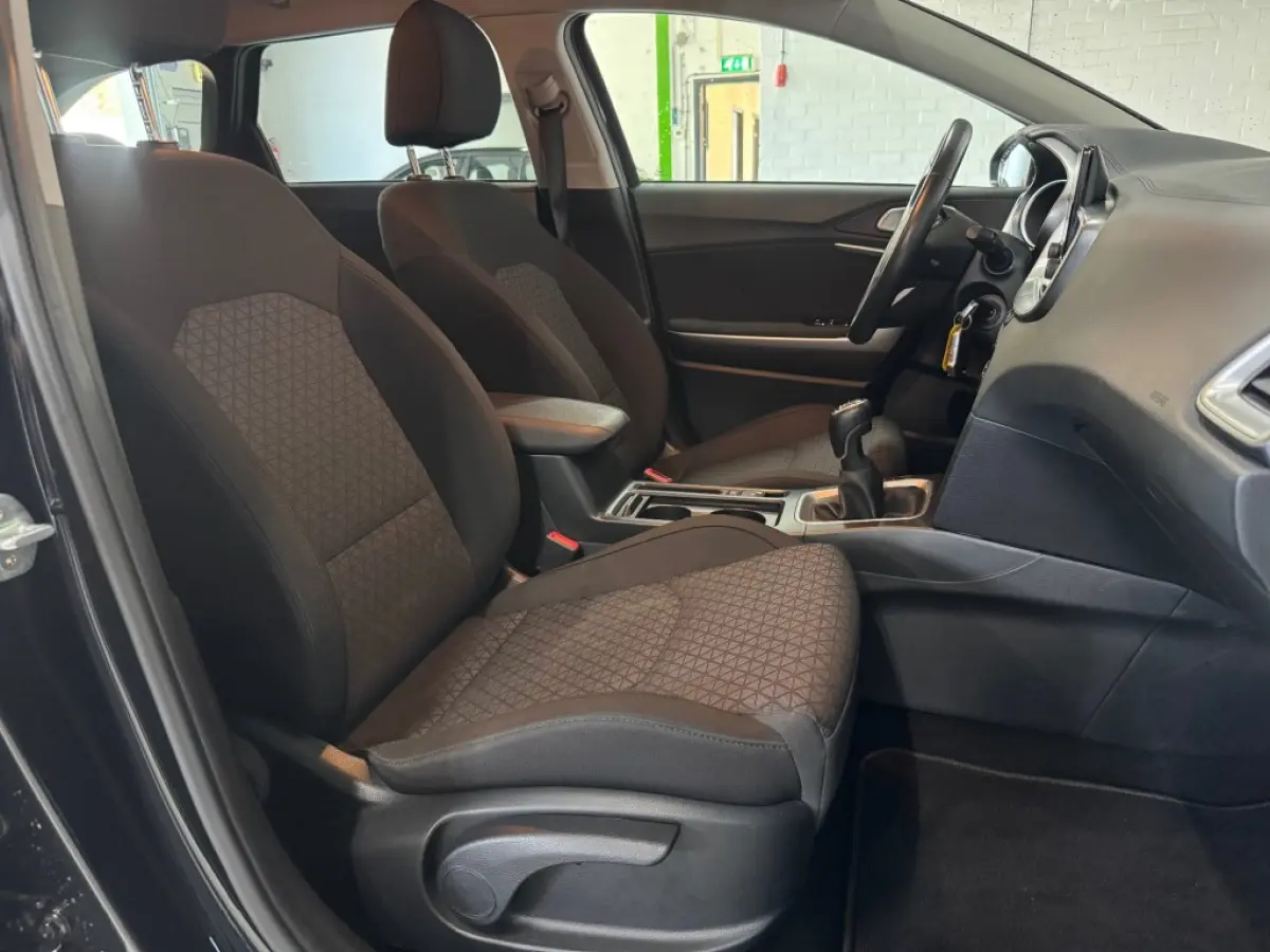 Sportswagon 1.0 T-GDI DynamincPlusLine / Full-LED / Apple Carplay / Android Auto / Geblindeerde achterruiten.