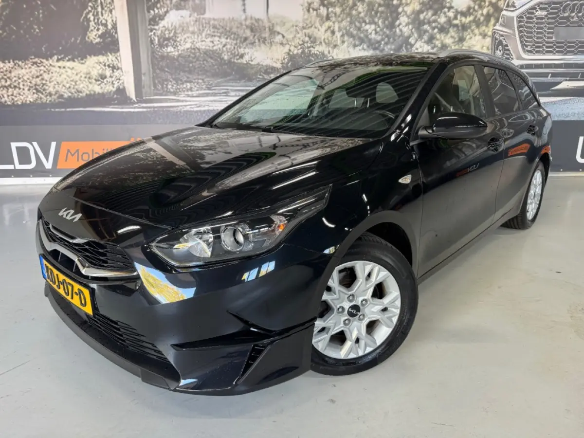 Sportswagon 1.0 T-GDI DynamincPlusLine / Full-LED / Apple Carplay / Android Auto / Geblindeerde achterruiten.