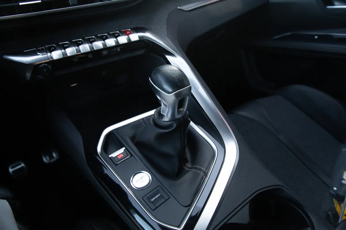 1.2 PureTech GT-Line 7p , Panoramadak,