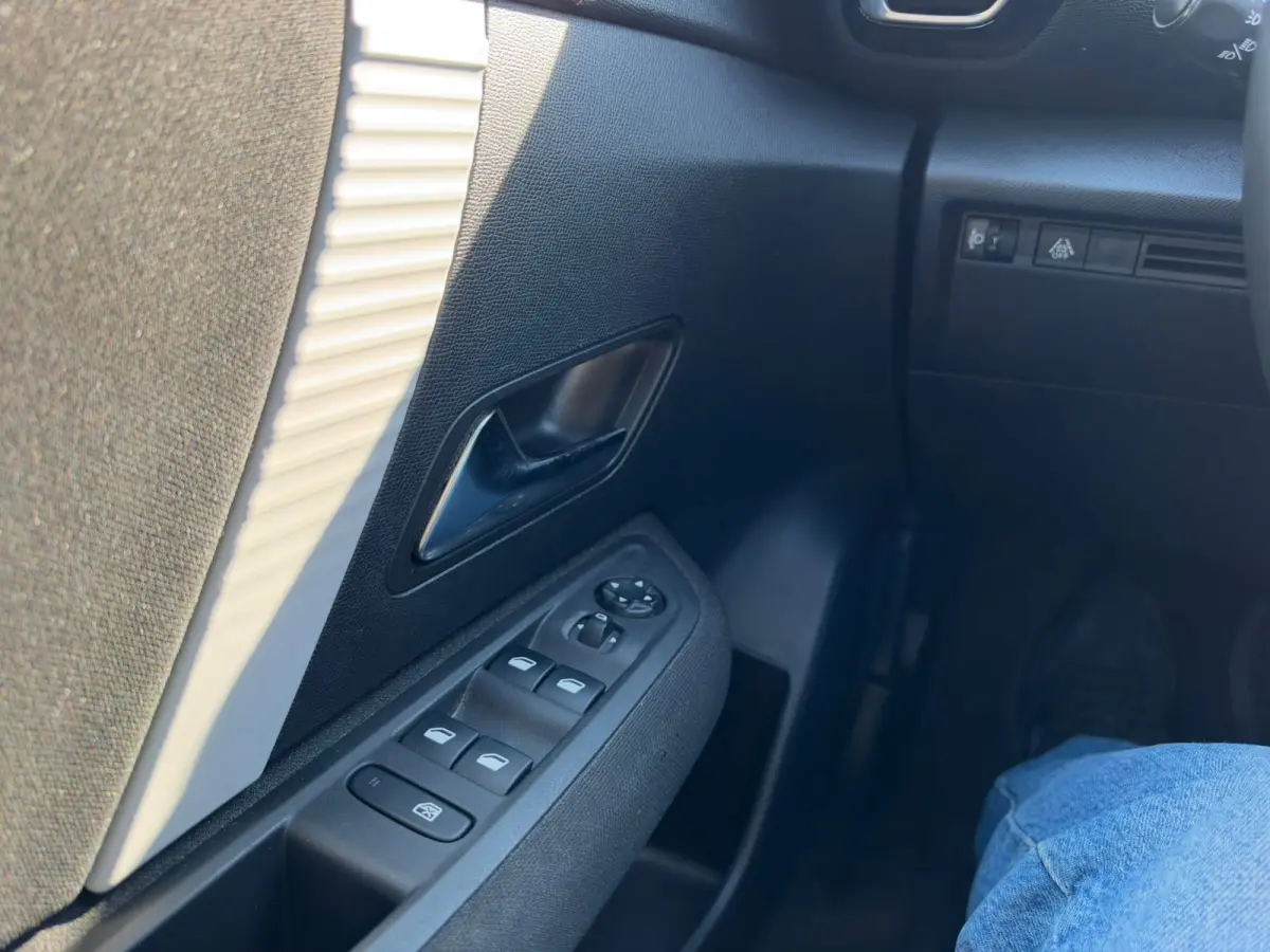 1.2 PureTech Feel, Navi, Airco, Automaat, Stoel verwarming, 1ste Eigenaar, INC BTW