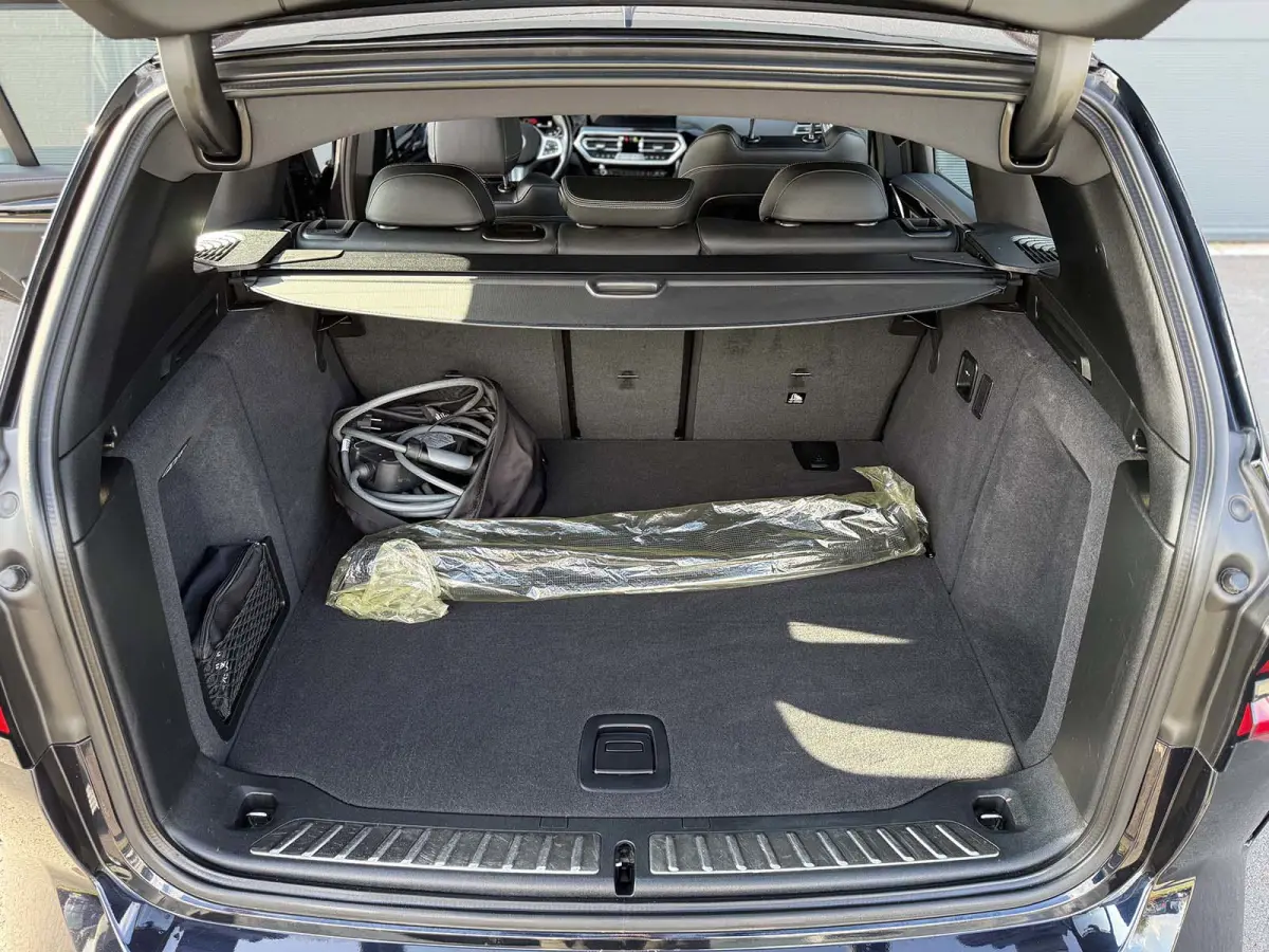 Executive 80 kWh M Sport [SOH 98,8%] Pano,Pilot assist,Elek stoelen,Achteruitrijcamera,Dodehoekdetectie,Dealer onderhouden