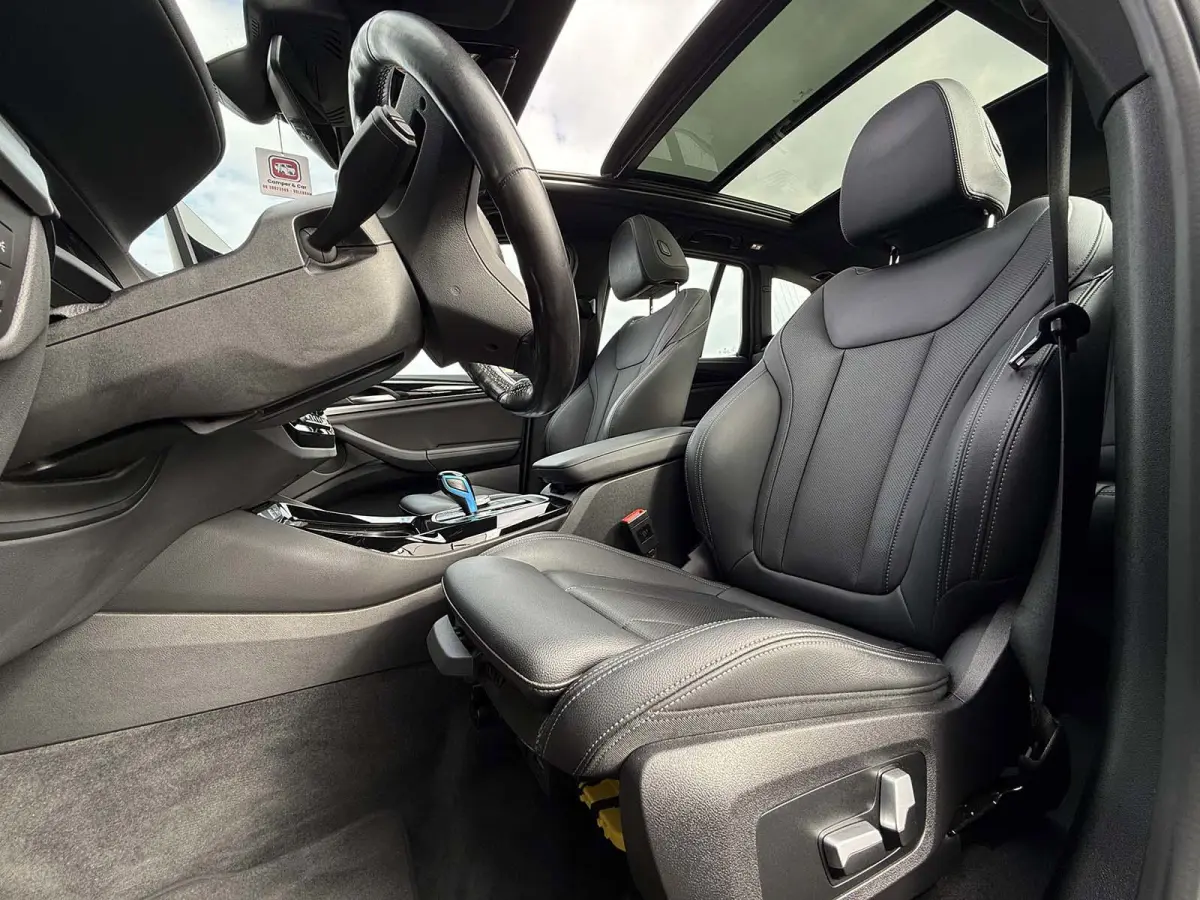 Executive 80 kWh M Sport [SOH 98,8%] Pano,Pilot assist,Elek stoelen,Achteruitrijcamera,Dodehoekdetectie,Dealer onderhouden