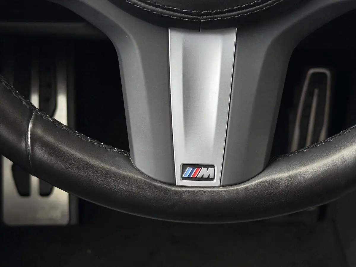 Executive 80 kWh M Sport [SOH 98,8%] Pano,Pilot assist,Elek stoelen,Achteruitrijcamera,Dodehoekdetectie,Dealer onderhouden