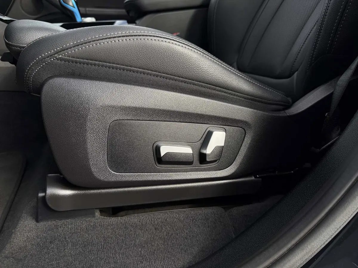 Executive 80 kWh M Sport [SOH 98,8%] Pano,Pilot assist,Elek stoelen,Achteruitrijcamera,Dodehoekdetectie,Dealer onderhouden