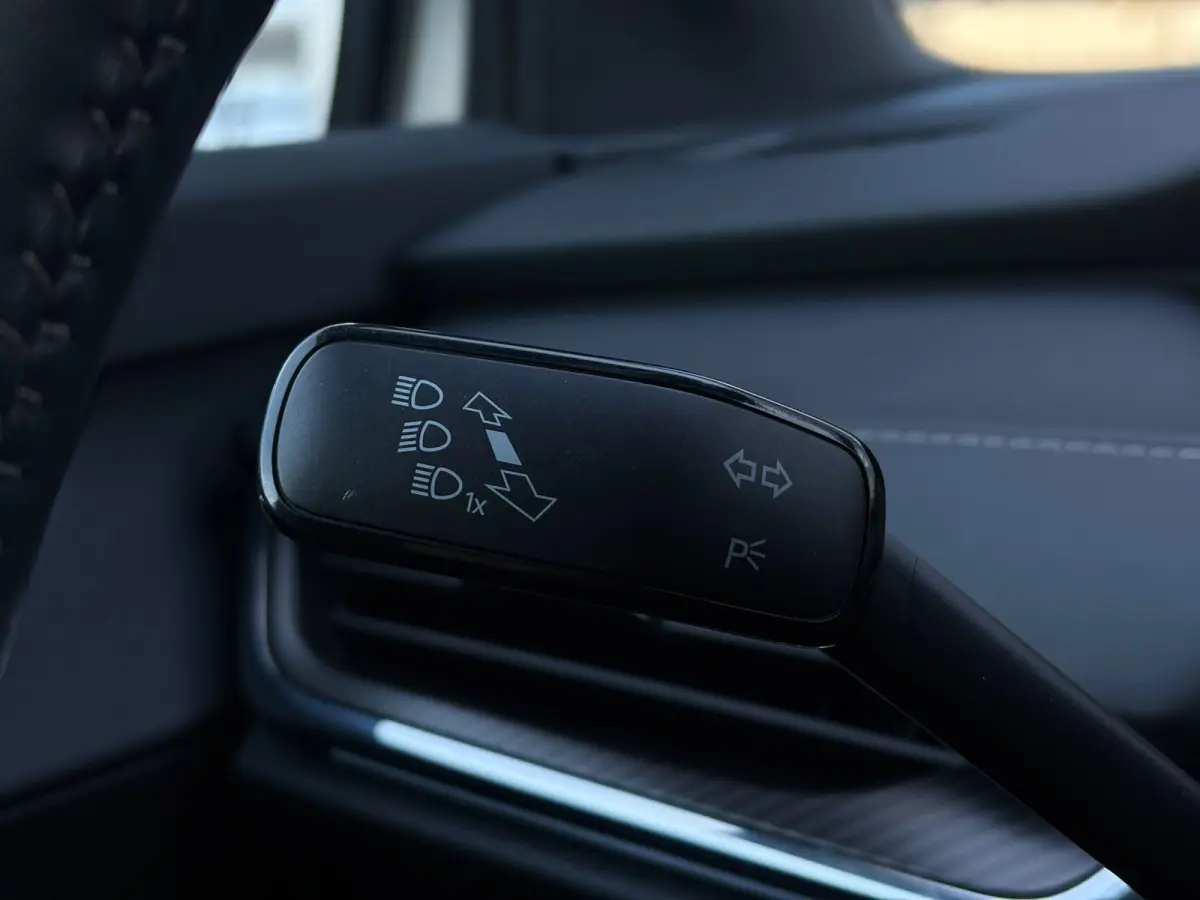 60 180 pk | SOH 92,4 | LM-Velgen 19 inch | Achteruitrijcamera | Apple Carplay