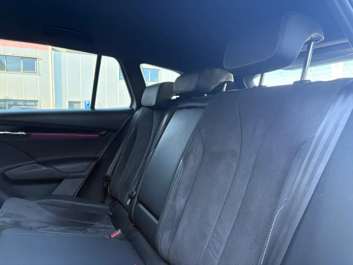 60 180 pk | SOH 92,4 | LM-Velgen 19 inch | Achteruitrijcamera | Apple Carplay