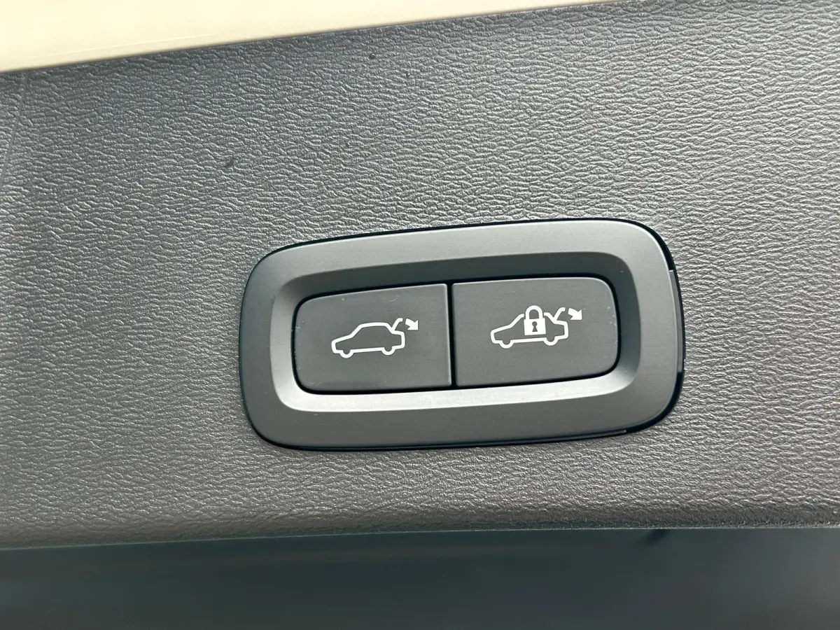 1.5 T5 Plug-in hybrid Ultimate Dark | Pano | Memory | Leder | SoH 93% | Harman/Kardon | Trekhaak | 360 camera | Black pakket |