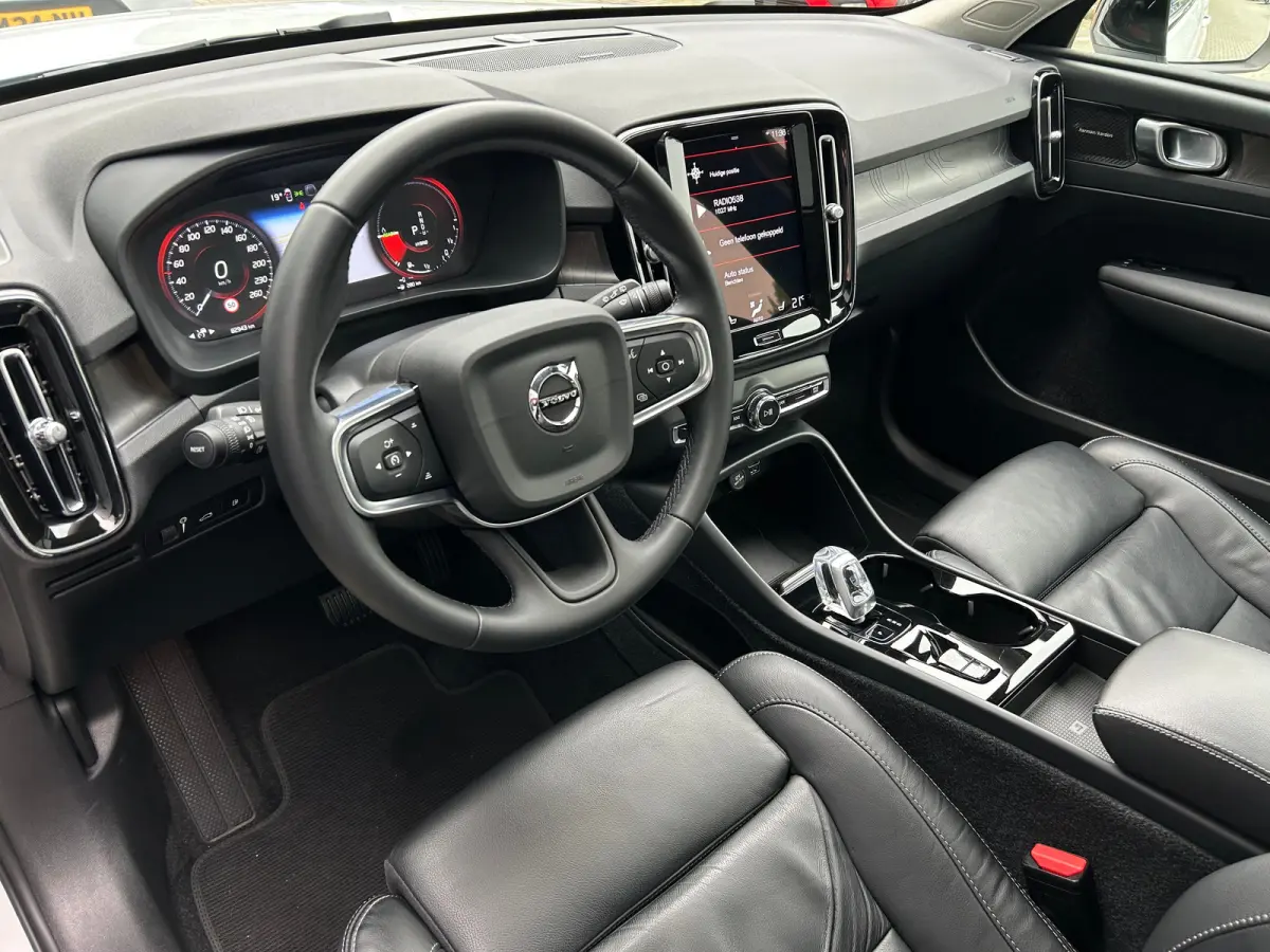 1.5 T5 Plug-in hybrid Ultimate Dark | Pano | Memory | Leder | SoH 93% | Harman/Kardon | Trekhaak | 360 camera | Black pakket |