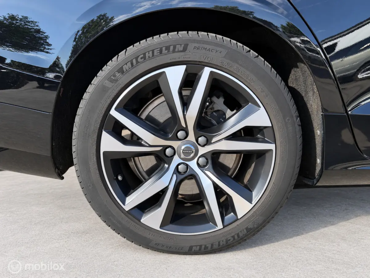 2.0 T6 Plug-in hybrid AWD Plus Dark LONG RANGE