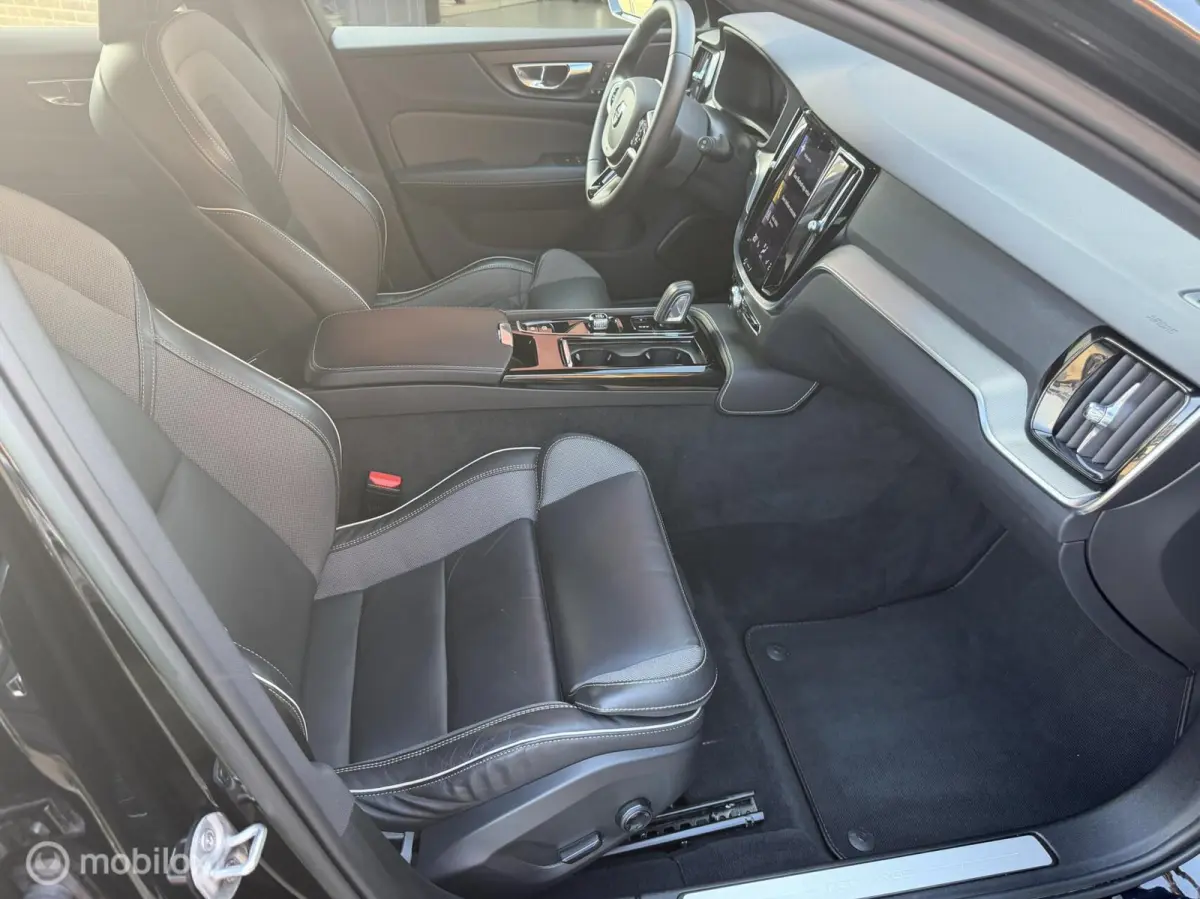 2.0 T6 Plug-in hybrid AWD Plus Dark LONG RANGE