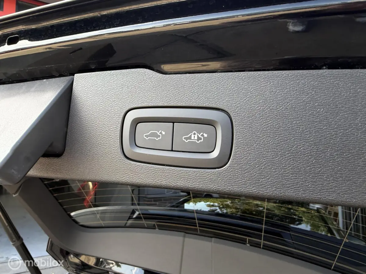 2.0 T6 Plug-in hybrid AWD Plus Dark LONG RANGE