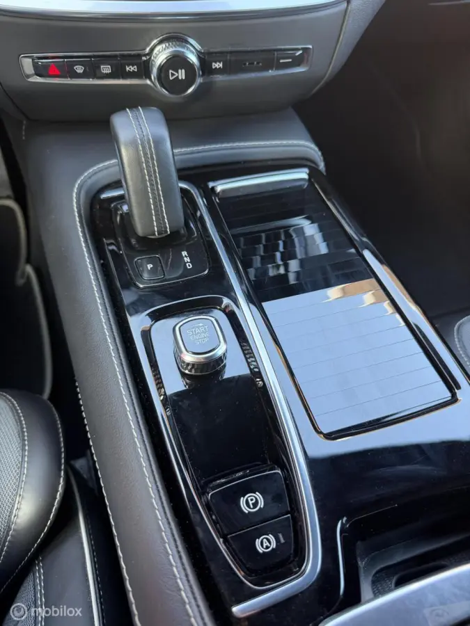 2.0 T6 Plug-in hybrid AWD Plus Dark LONG RANGE