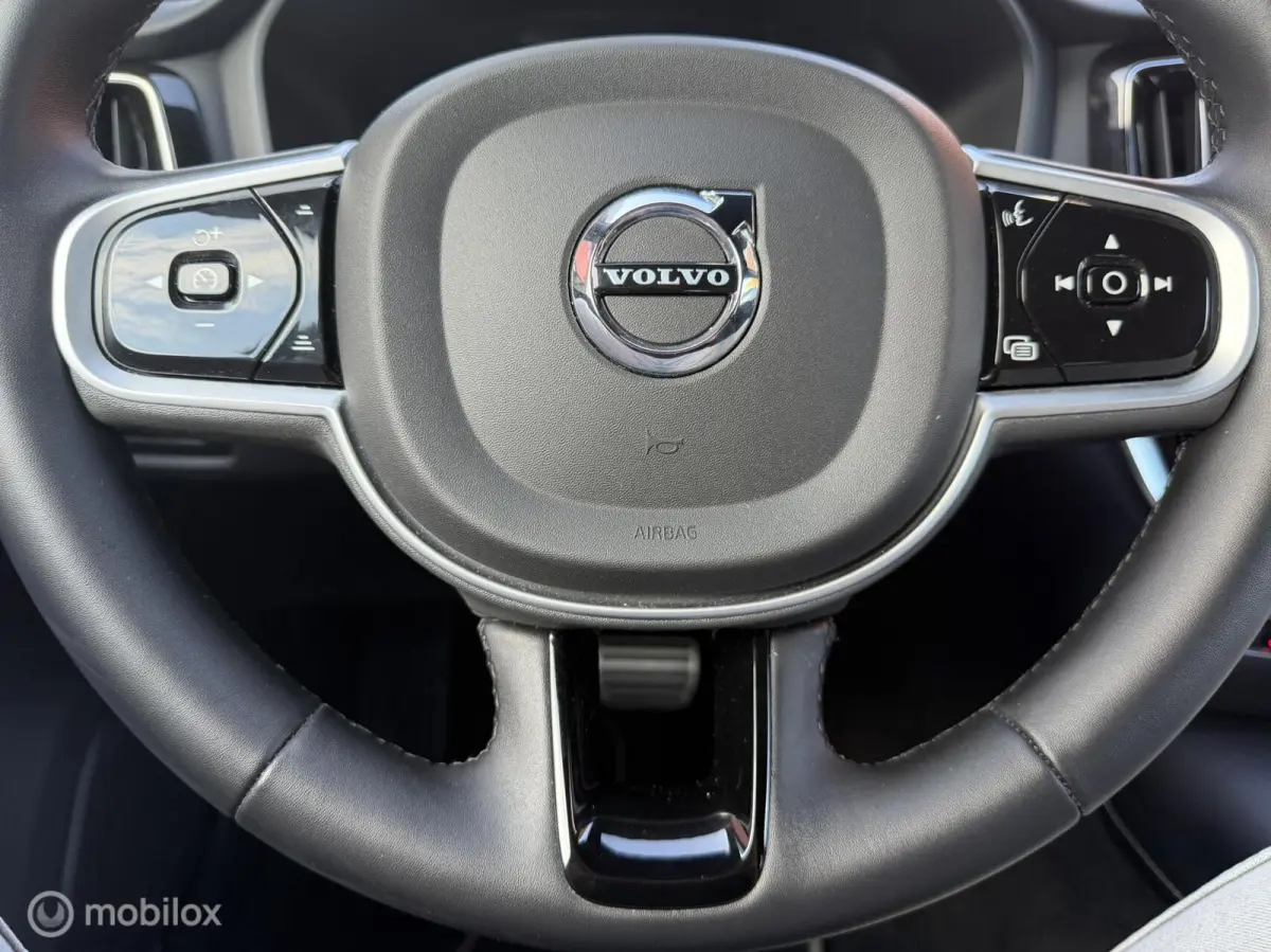 2.0 T6 Plug-in hybrid AWD Plus Dark LONG RANGE