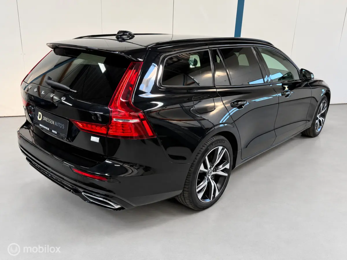 2.0 T6 Plug-in hybrid AWD Plus Dark LONG RANGE