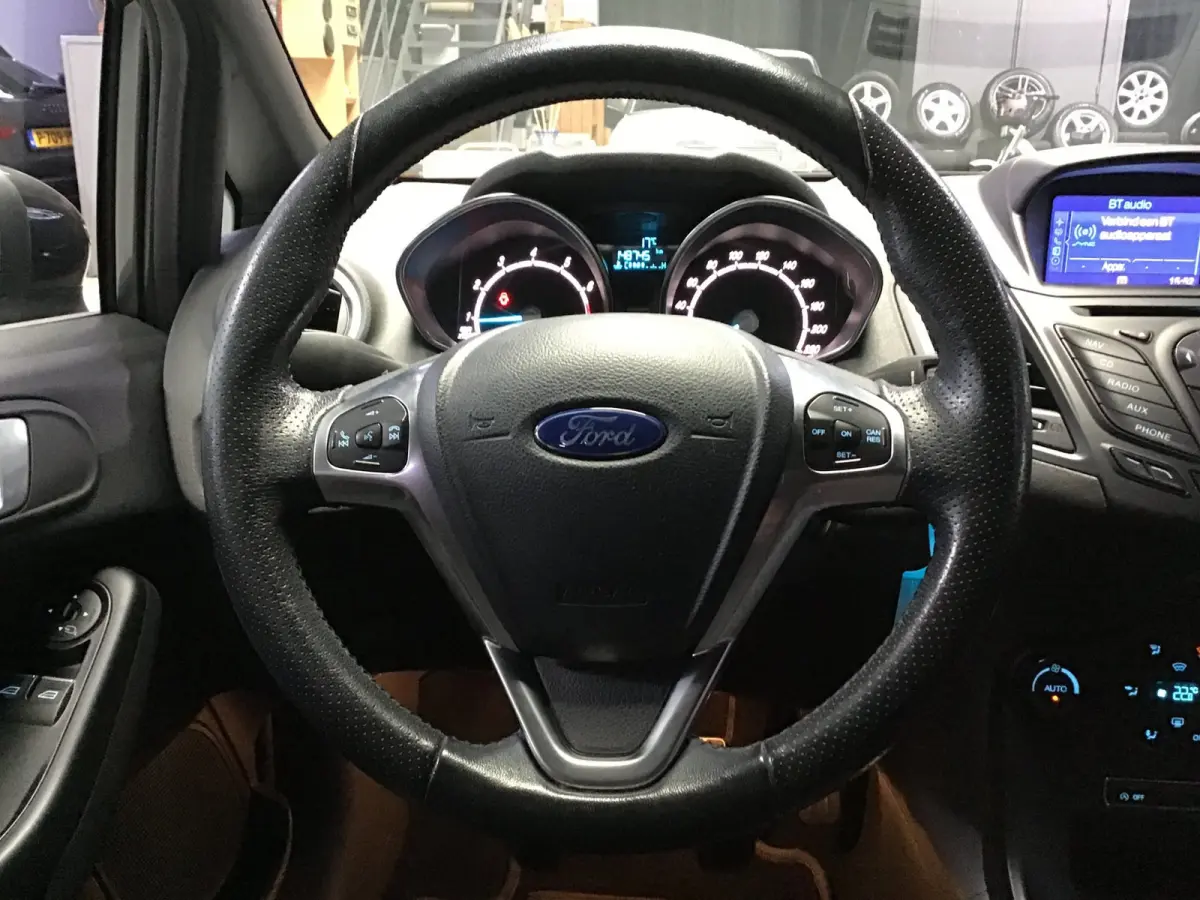 1.0 EcoBoost ST Line I Dealer Onderh. I Navi I Clima I Cruise I Led I 17inch I Park. sens I Getint Glas I Nette Auto.