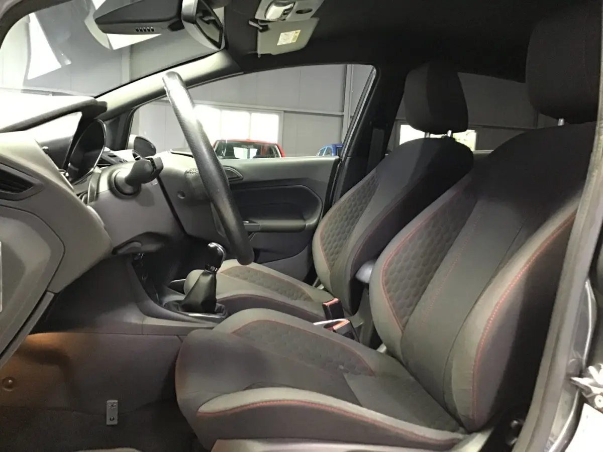 1.0 EcoBoost ST Line I Dealer Onderh. I Navi I Clima I Cruise I Led I 17inch I Park. sens I Getint Glas I Nette Auto.