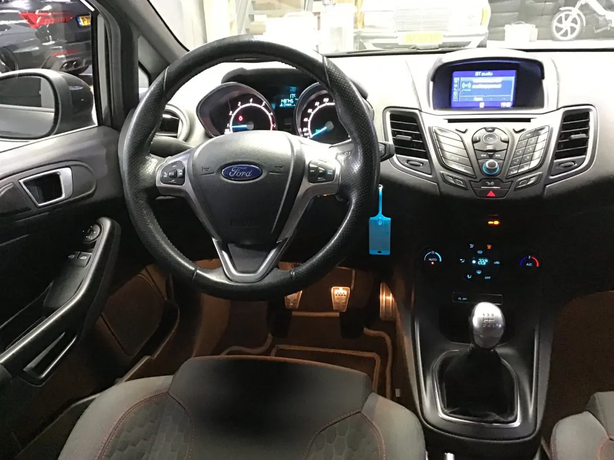1.0 EcoBoost ST Line I Dealer Onderh. I Navi I Clima I Cruise I Led I 17inch I Park. sens I Getint Glas I Nette Auto.
