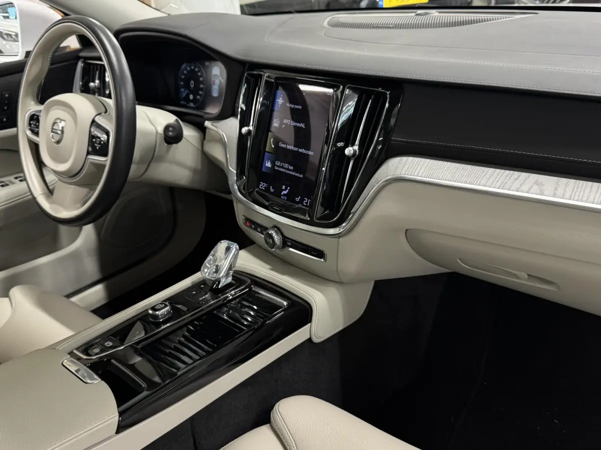 2.0 T6 Recharge AWD Inscription | H&K audio | Camera  | Climate | Memory seat | Verwarmd stuurwiel/voorstoelen | Elektrisch achterklep( Vestiging - Nieuwegein )