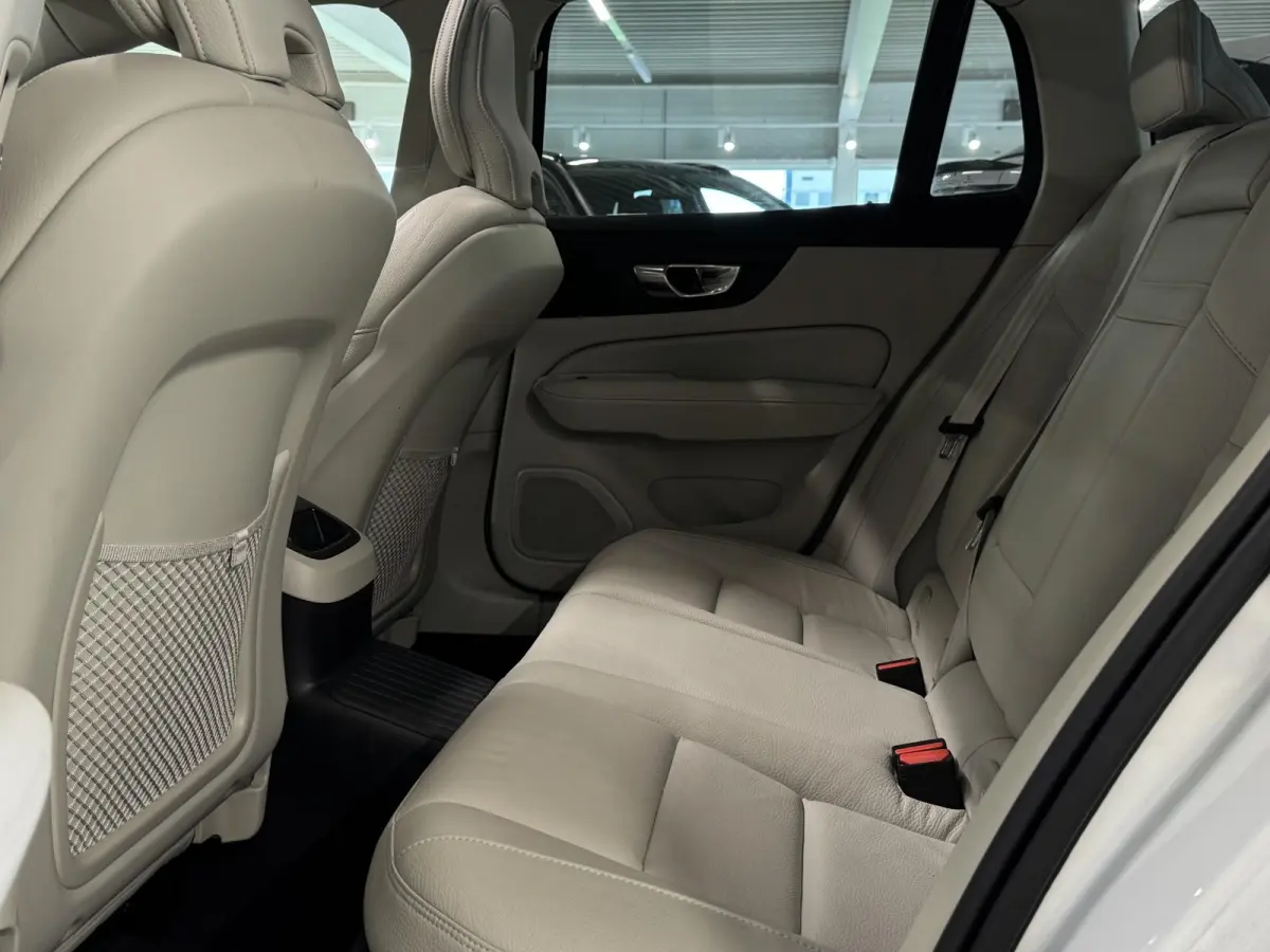 2.0 T6 Recharge AWD Inscription | H&K audio | Camera  | Climate | Memory seat | Verwarmd stuurwiel/voorstoelen | Elektrisch achterklep( Vestiging - Nieuwegein )