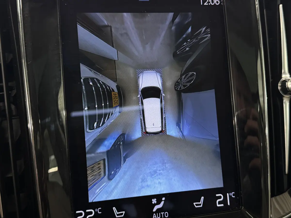 2.0 T6 Recharge AWD Inscription | H&K audio | Camera  | Climate | Memory seat | Verwarmd stuurwiel/voorstoelen | Elektrisch achterklep( Vestiging - Nieuwegein )