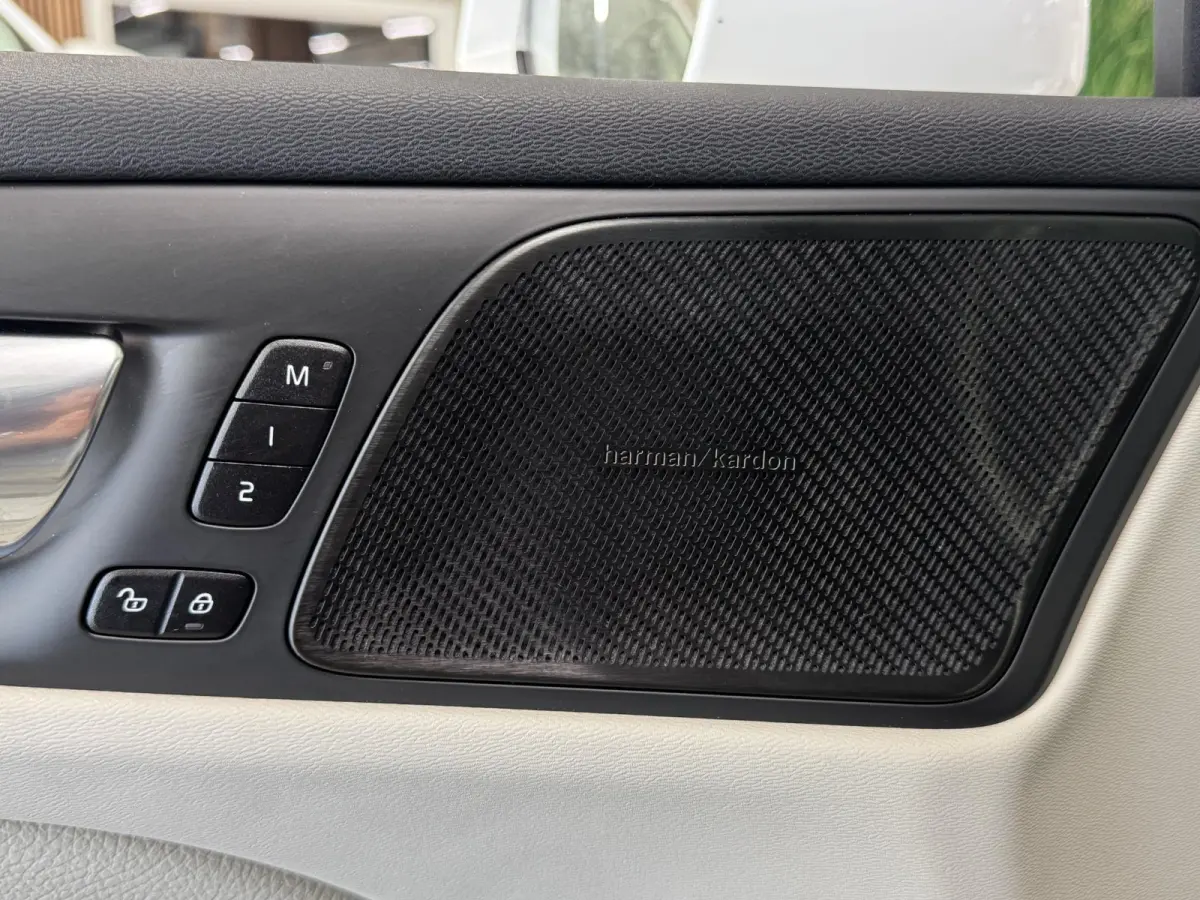 2.0 T6 Recharge AWD Inscription | H&K audio | Camera  | Climate | Memory seat | Verwarmd stuurwiel/voorstoelen | Elektrisch achterklep( Vestiging - Nieuwegein )