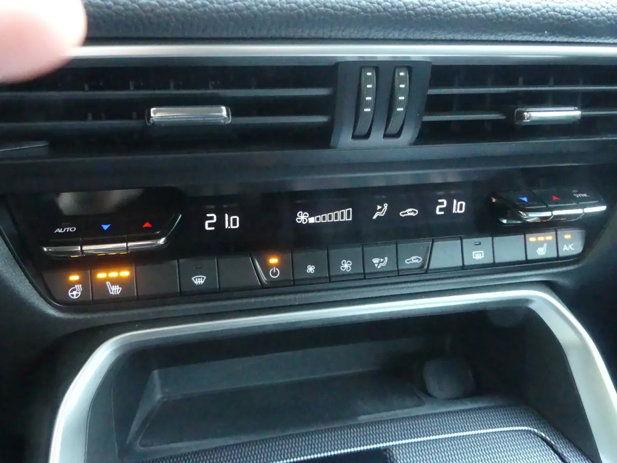 2.5 e-SkyActiv PHEV Homura | TREKHAAK | DODEHOEKDETECTIE | STOEL+STUURVERWARMING | CAMERA | PARKEERSENSOREN V+A | NAVI | LMV 20" | APPLE CARPLAY / ANDROID AUTO | HEAD-UP |