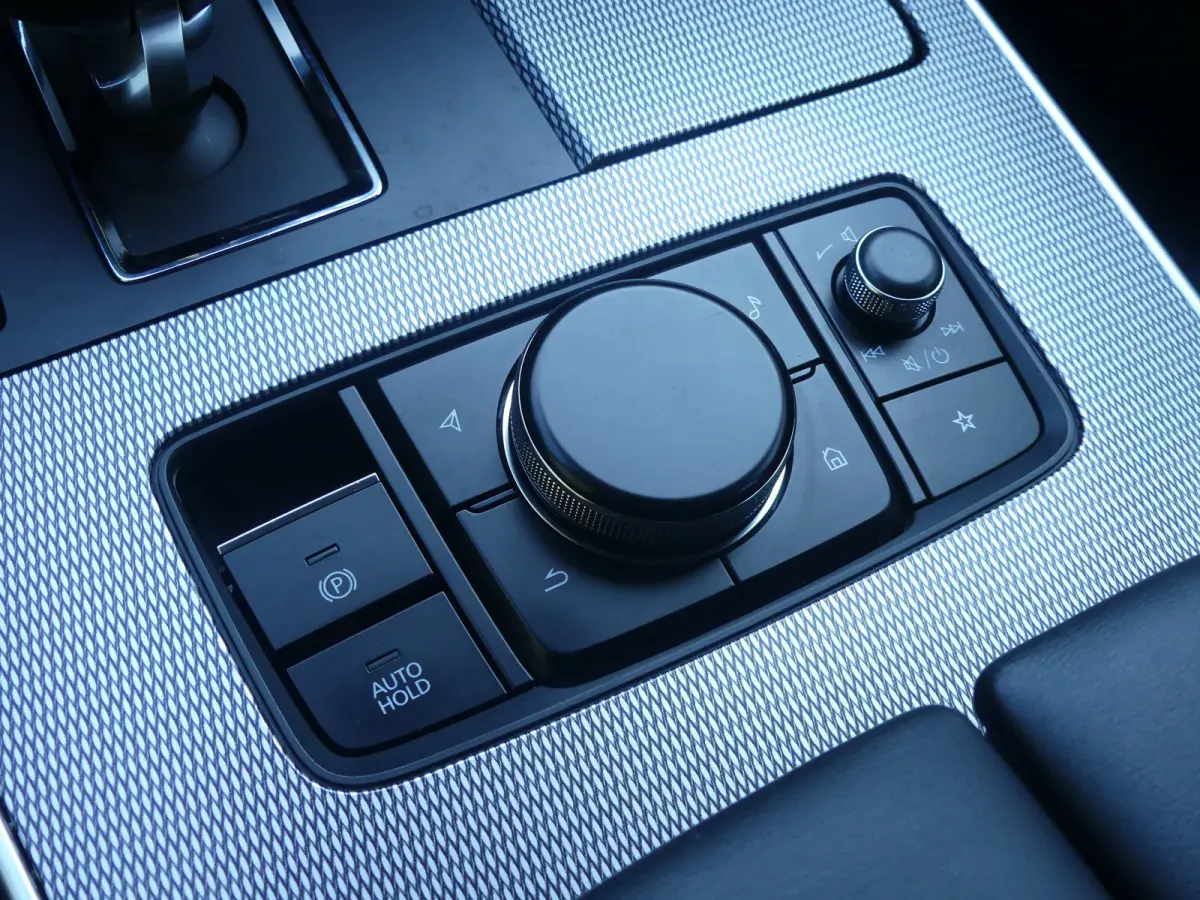 2.5 e-SkyActiv PHEV Homura | TREKHAAK | DODEHOEKDETECTIE | STOEL+STUURVERWARMING | CAMERA | PARKEERSENSOREN V+A | NAVI | LMV 20" | APPLE CARPLAY / ANDROID AUTO | HEAD-UP |