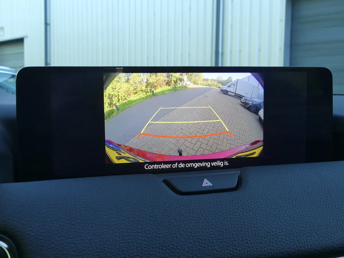 2.5 e-SkyActiv PHEV Homura | TREKHAAK | DODEHOEKDETECTIE | STOEL+STUURVERWARMING | CAMERA | PARKEERSENSOREN V+A | NAVI | LMV 20" | APPLE CARPLAY / ANDROID AUTO | HEAD-UP |