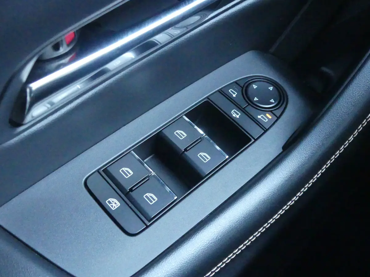 2.5 e-SkyActiv PHEV Homura | TREKHAAK | DODEHOEKDETECTIE | STOEL+STUURVERWARMING | CAMERA | PARKEERSENSOREN V+A | NAVI | LMV 20" | APPLE CARPLAY / ANDROID AUTO | HEAD-UP |