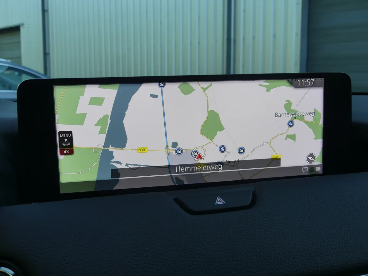 2.5 e-SkyActiv PHEV Homura | TREKHAAK | DODEHOEKDETECTIE | STOEL+STUURVERWARMING | CAMERA | PARKEERSENSOREN V+A | NAVI | LMV 20" | APPLE CARPLAY / ANDROID AUTO | HEAD-UP |