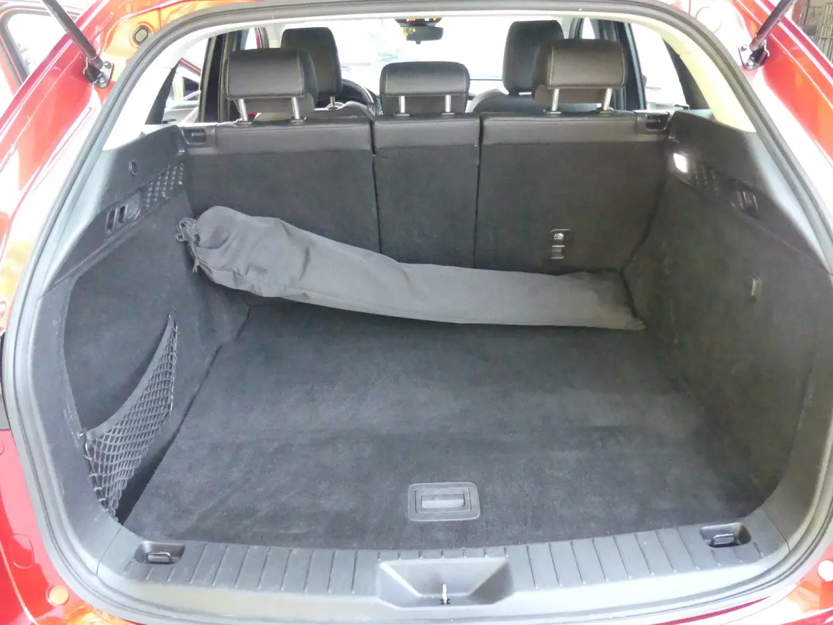2.5 e-SkyActiv PHEV Homura | TREKHAAK | DODEHOEKDETECTIE | STOEL+STUURVERWARMING | CAMERA | PARKEERSENSOREN V+A | NAVI | LMV 20" | APPLE CARPLAY / ANDROID AUTO | HEAD-UP |