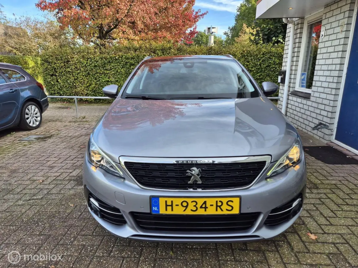 1.2 PureTech Blue Lease Premium