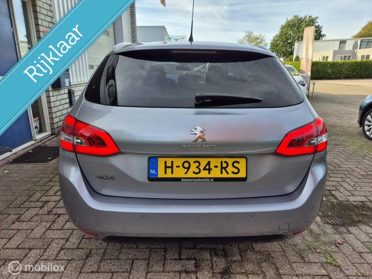 1.2 PureTech Blue Lease Premium