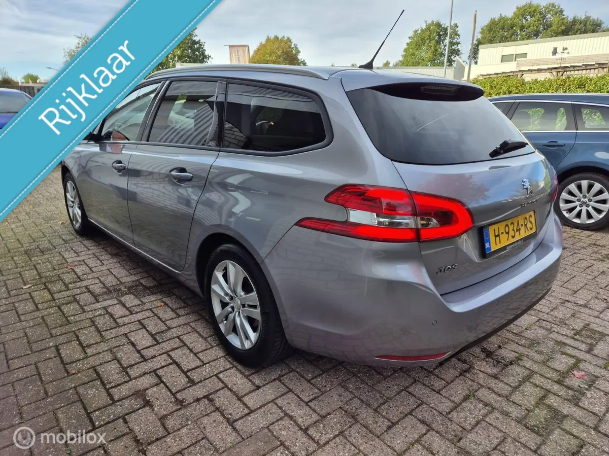 1.2 PureTech Blue Lease Premium