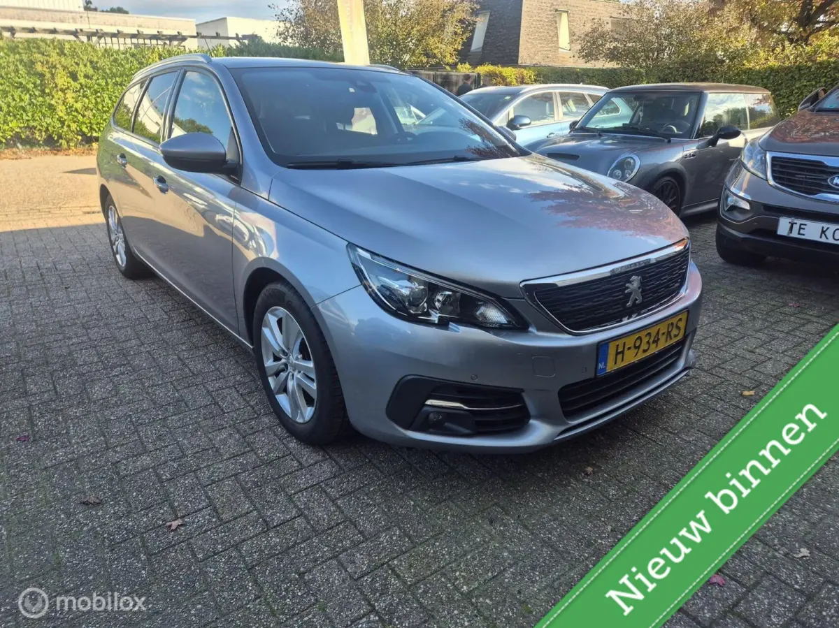 1.2 PureTech Blue Lease Premium