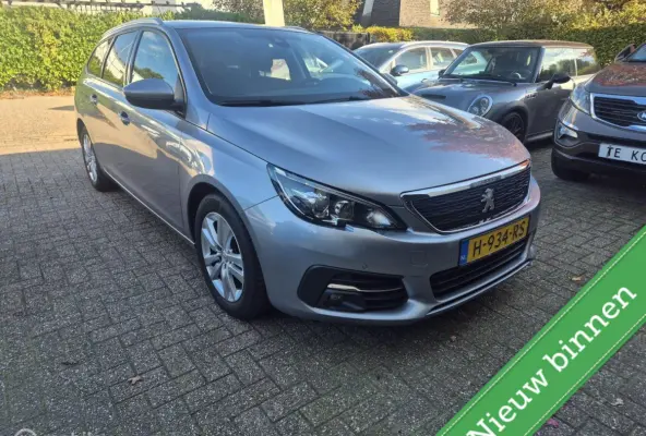 1.2 PureTech Blue Lease Premium