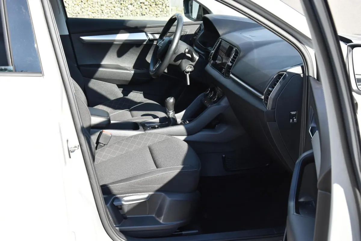 1.0 TSI Business Edition Navi Clima PDC Cruise