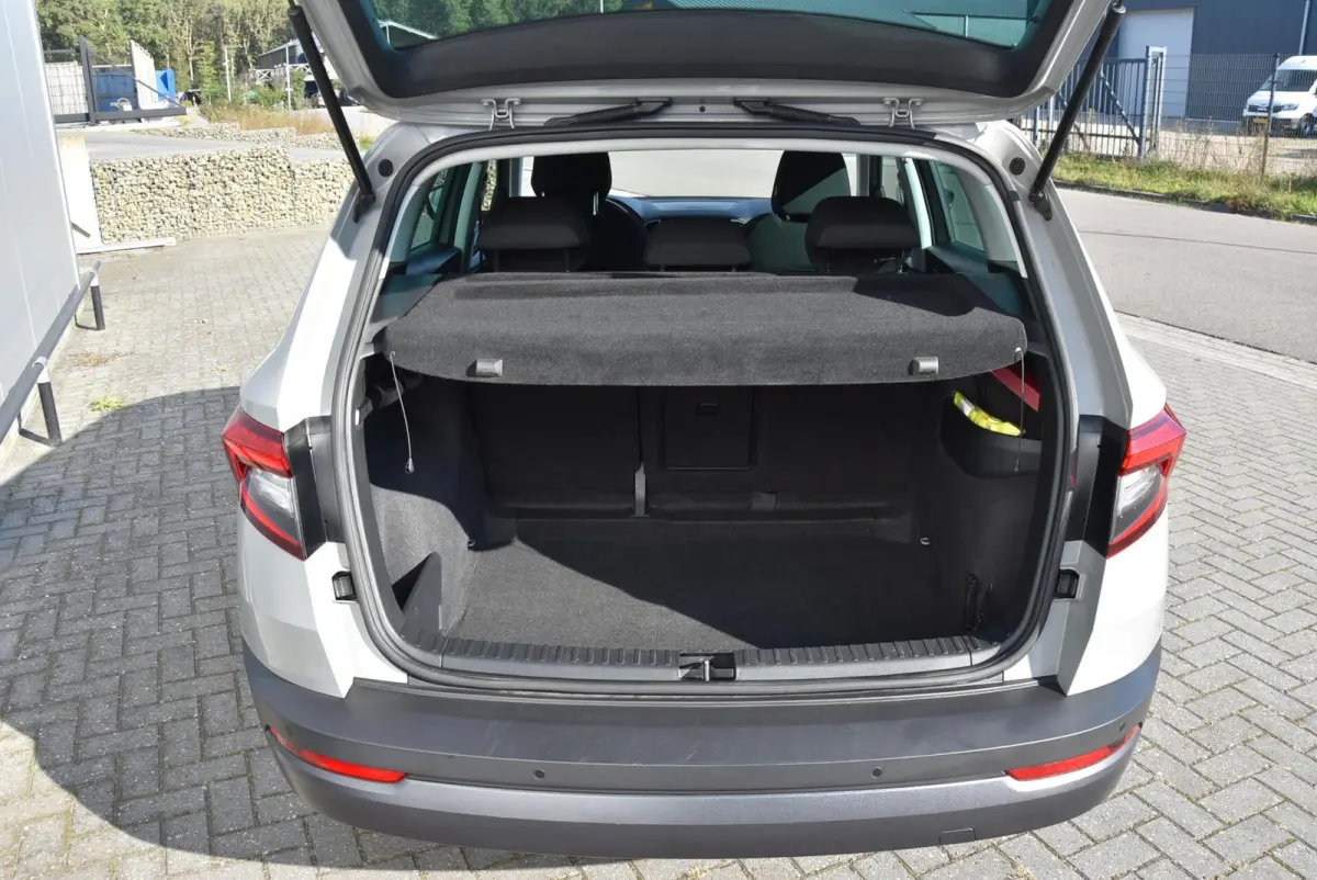 1.0 TSI Business Edition Navi Clima PDC Cruise