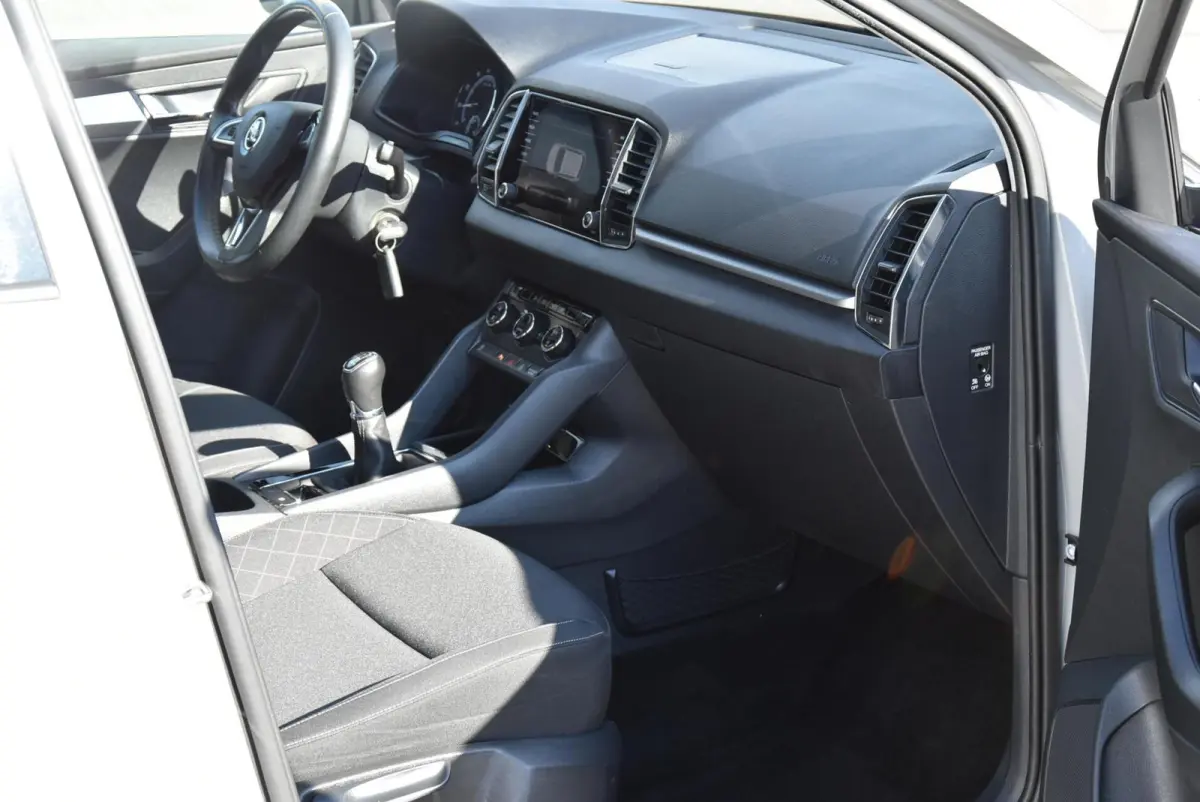 1.0 TSI Business Edition Navi Clima PDC Cruise