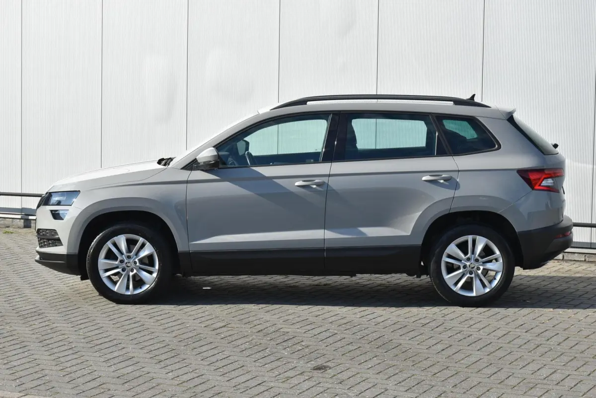1.0 TSI Business Edition Navi Clima PDC Cruise