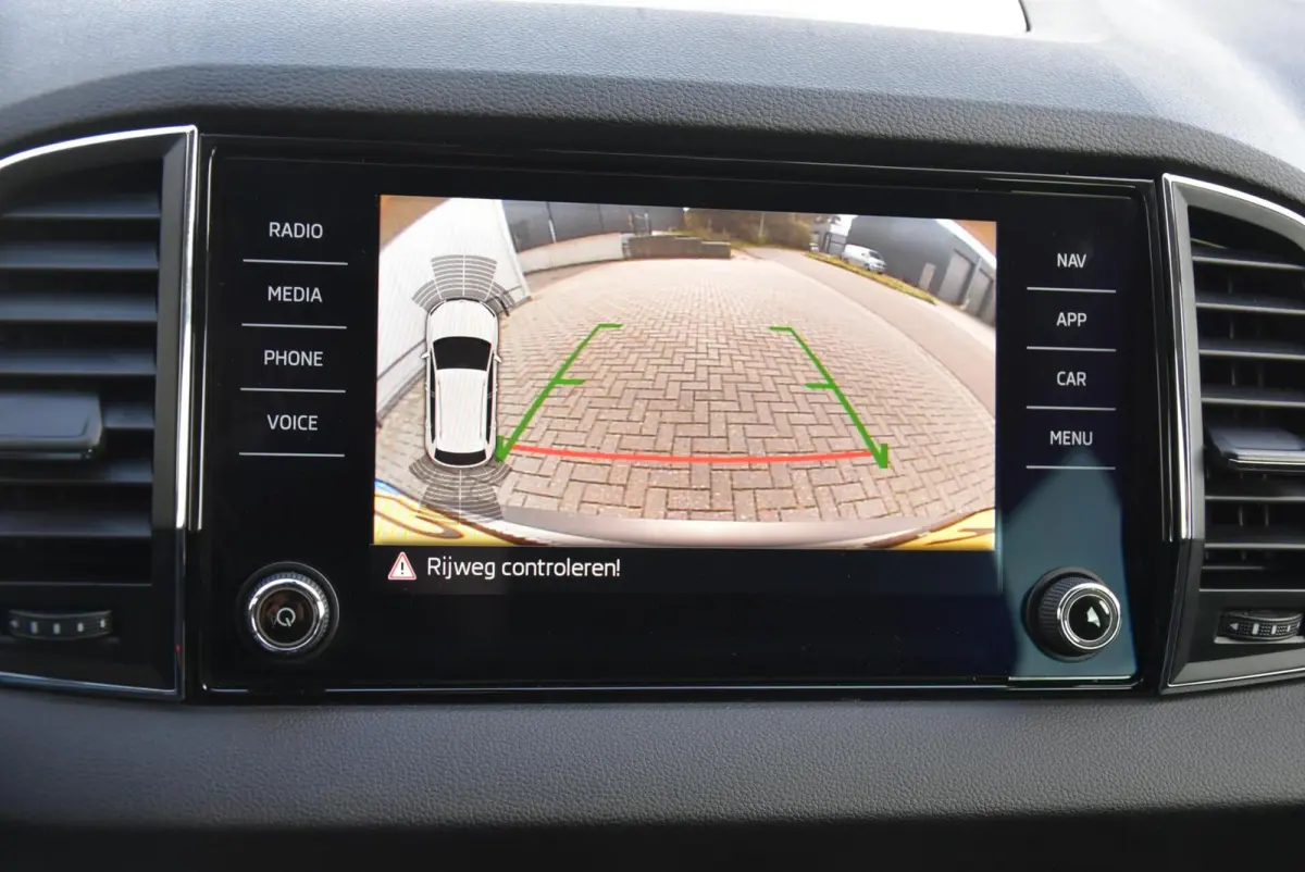 1.0 TSI Business Edition Navi Clima PDC Cruise