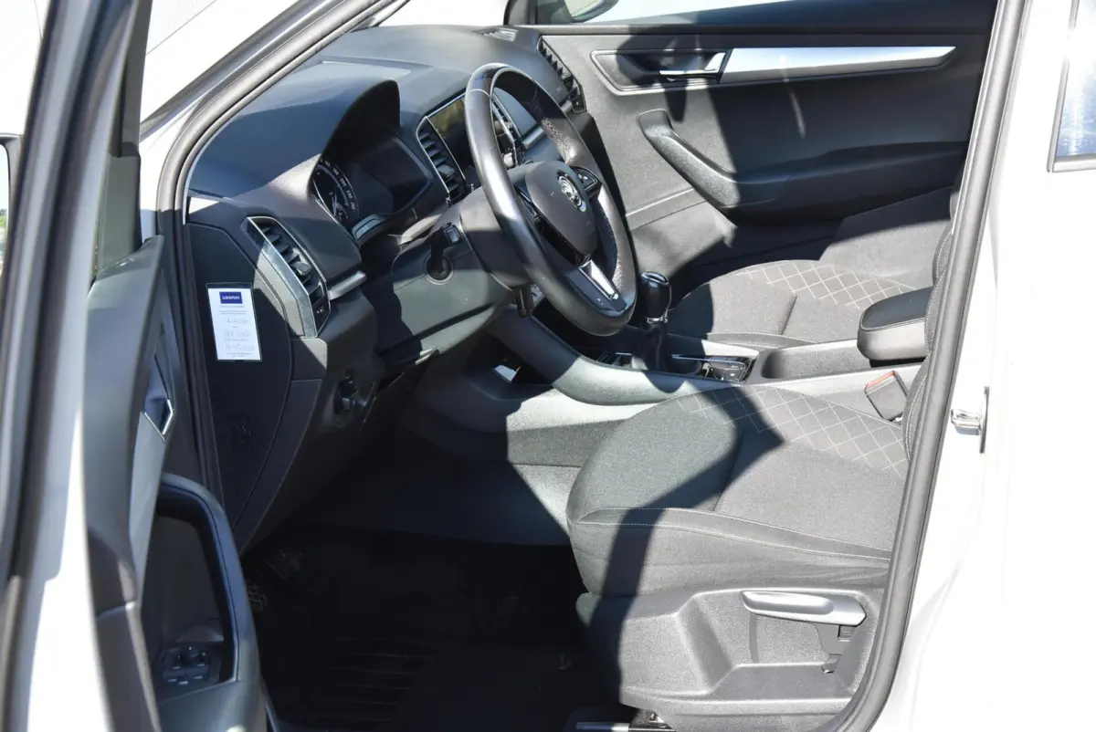 1.0 TSI Business Edition Navi Clima PDC Cruise