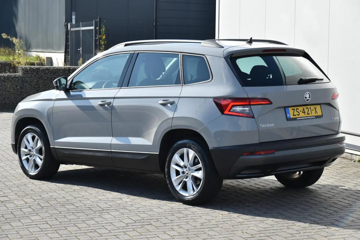 1.0 TSI Business Edition Navi Clima PDC Cruise