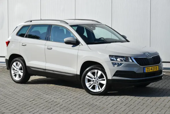 1.0 TSI Business Edition Navi Clima PDC Cruise