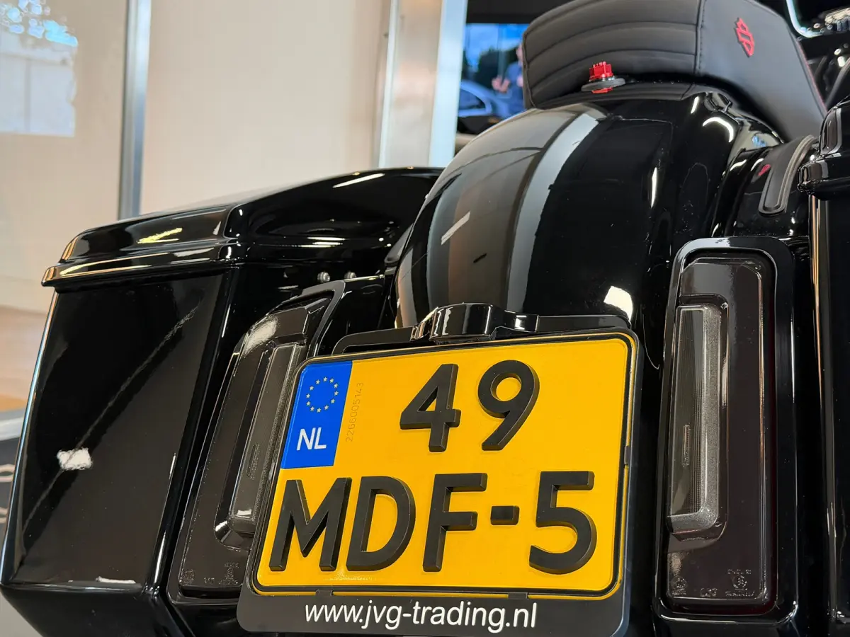 Tour 117 FLTRX custom 2024 1e eigenaar 5HD