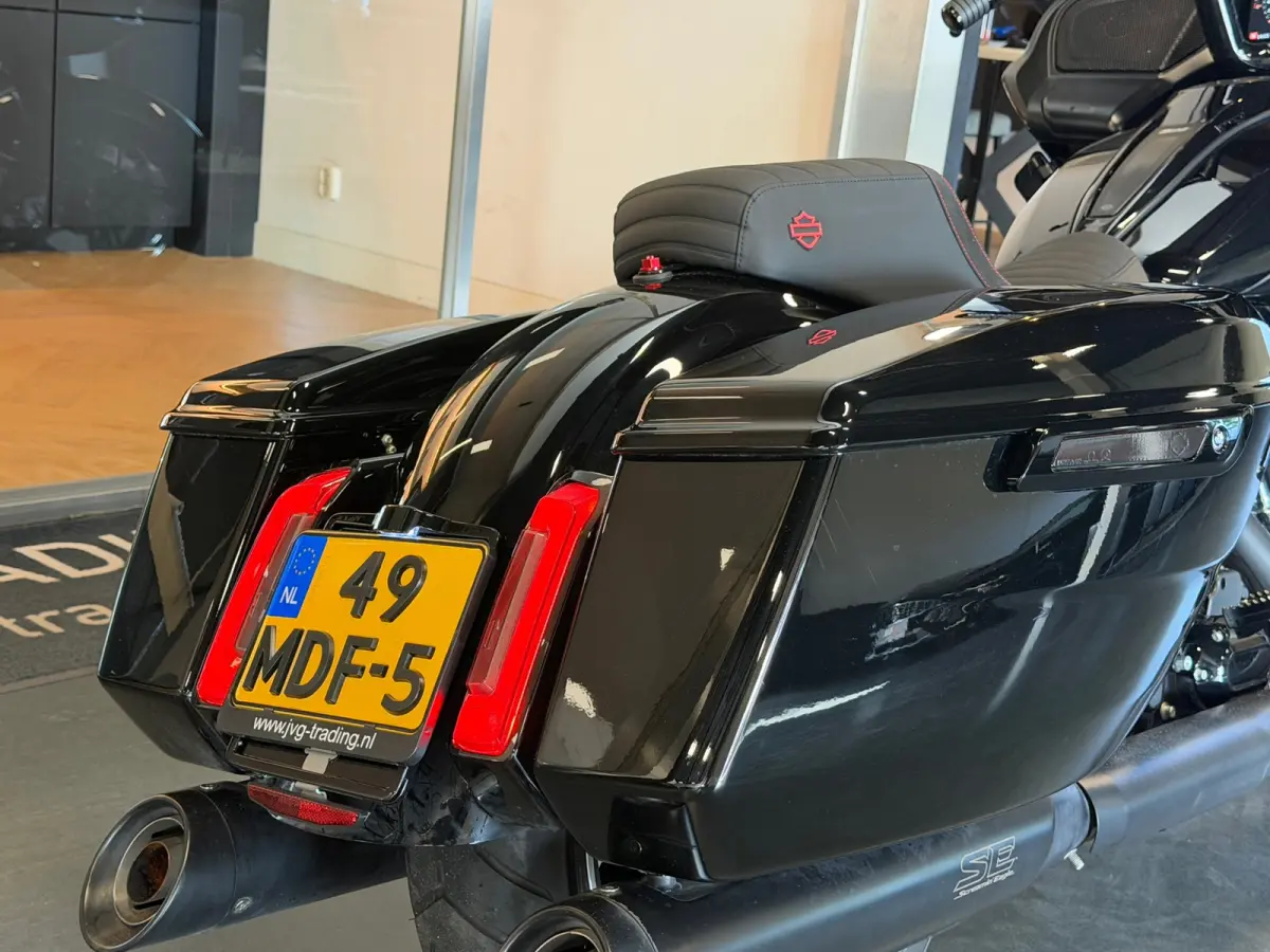 Tour 117 FLTRX custom 2024 1e eigenaar 5HD