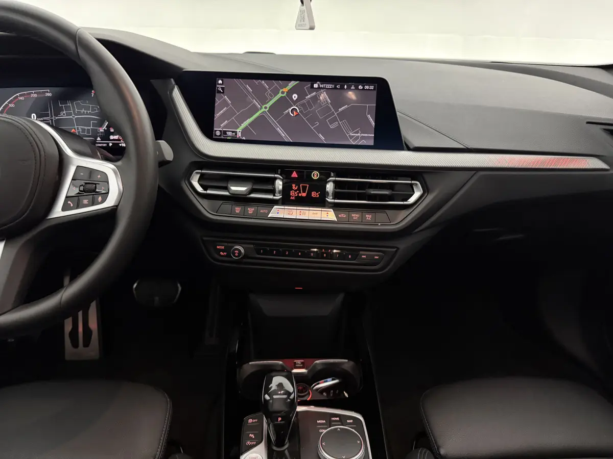 118i High Executive M-Sport | Pano | Virtual | Sfeer | Carplay | Trekhaak | Navi | Parkeersens. | NAP