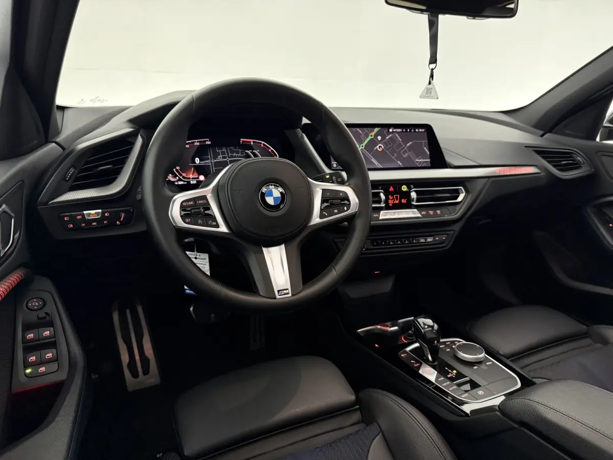 118i High Executive M-Sport | Pano | Virtual | Sfeer | Carplay | Trekhaak | Navi | Parkeersens. | NAP
